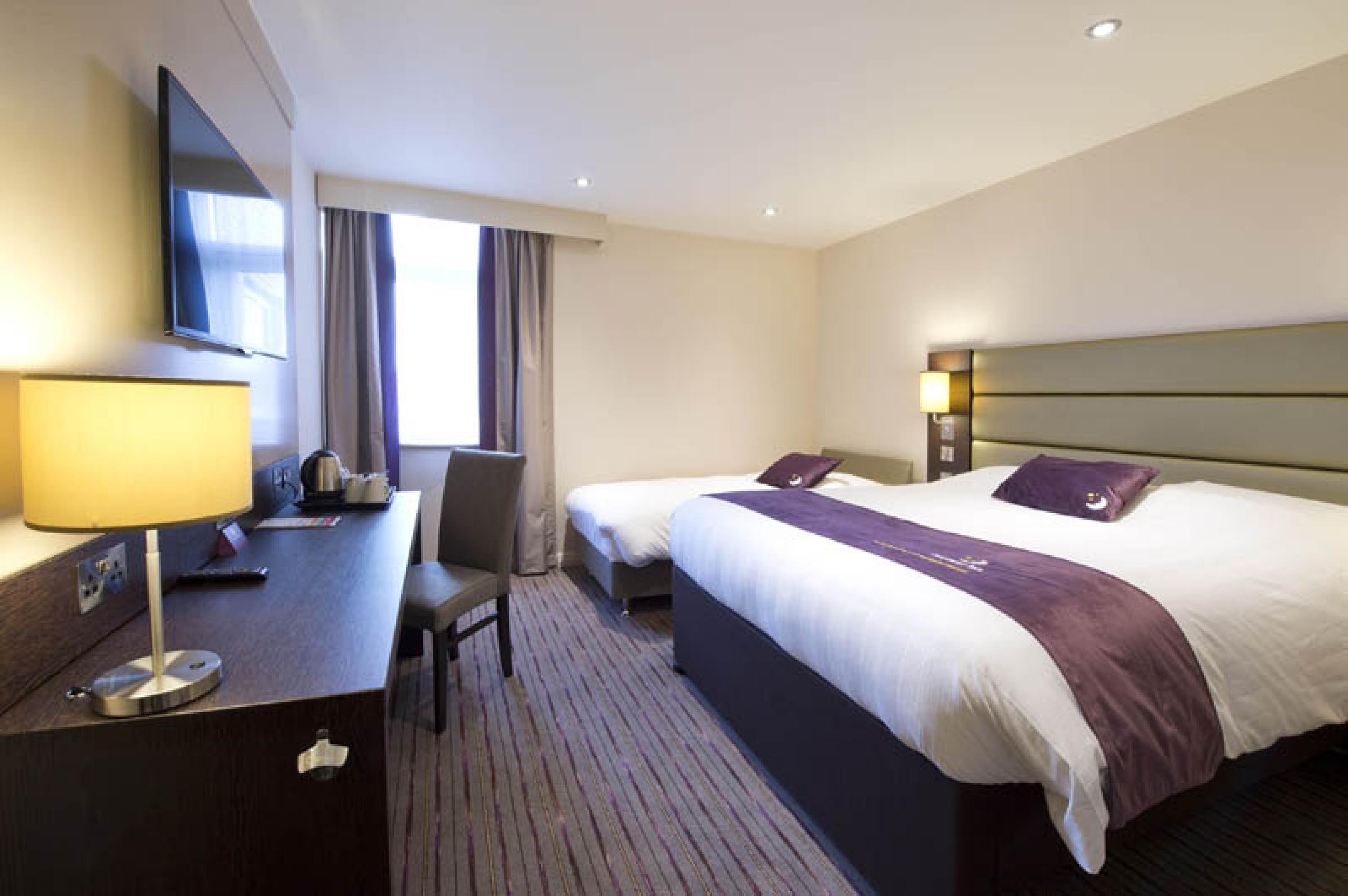 Premier Inn Glasgow Braehead Exterior photo