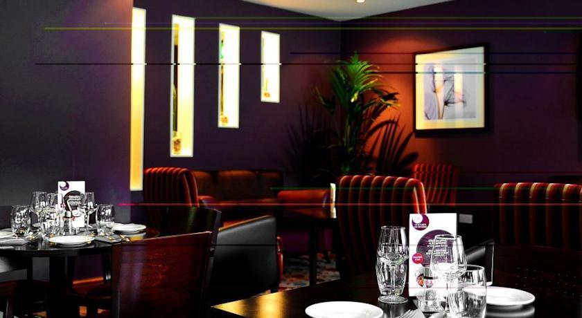 Premier Inn Glasgow Braehead Exterior photo