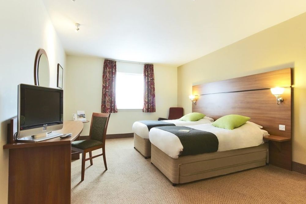 Premier Inn Glasgow Braehead Room photo