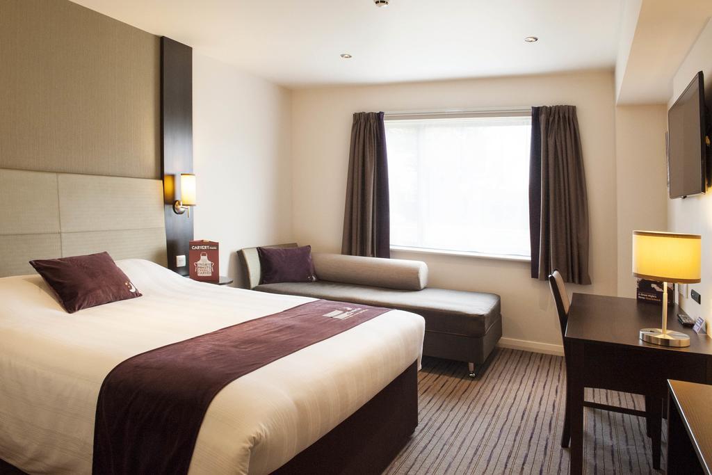 Premier Inn Glasgow Braehead Exterior photo