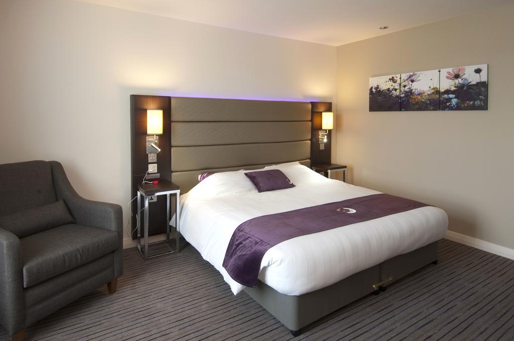 Premier Inn Glasgow Braehead Exterior photo