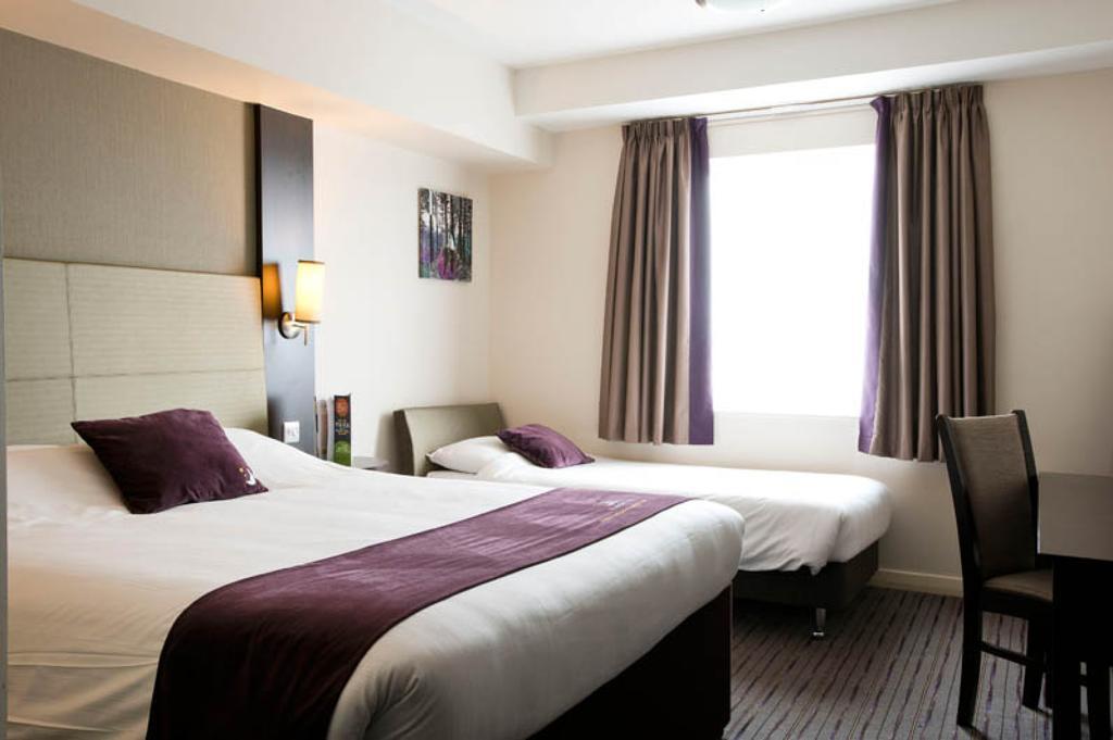 Premier Inn Glasgow Braehead Exterior photo