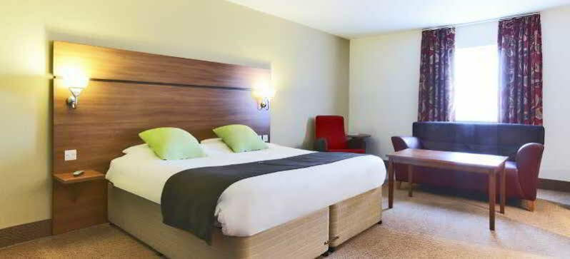 Premier Inn Glasgow Braehead Exterior photo